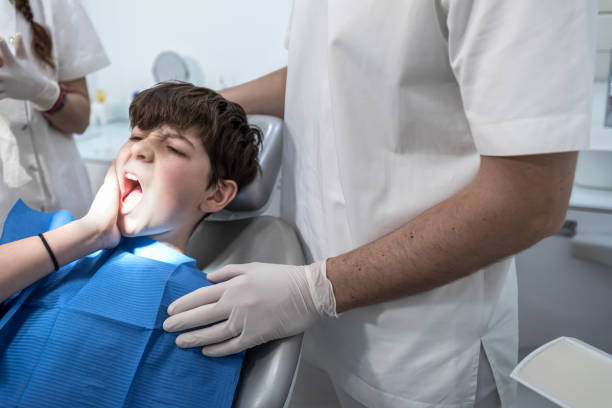 Best Emergency Tooth Extraction in River Park, FL